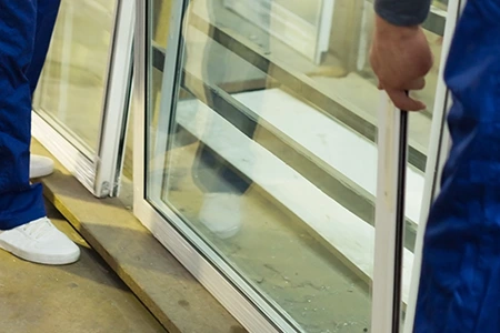 Commercial Glass Repair Technician in Hialeah Gardens, FL